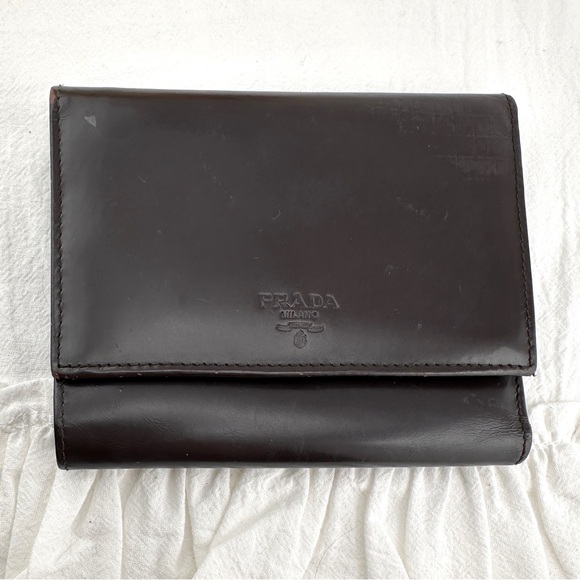 AUTHENTIC Prada wallet. Chocolate brown. - Picture 1 of 16